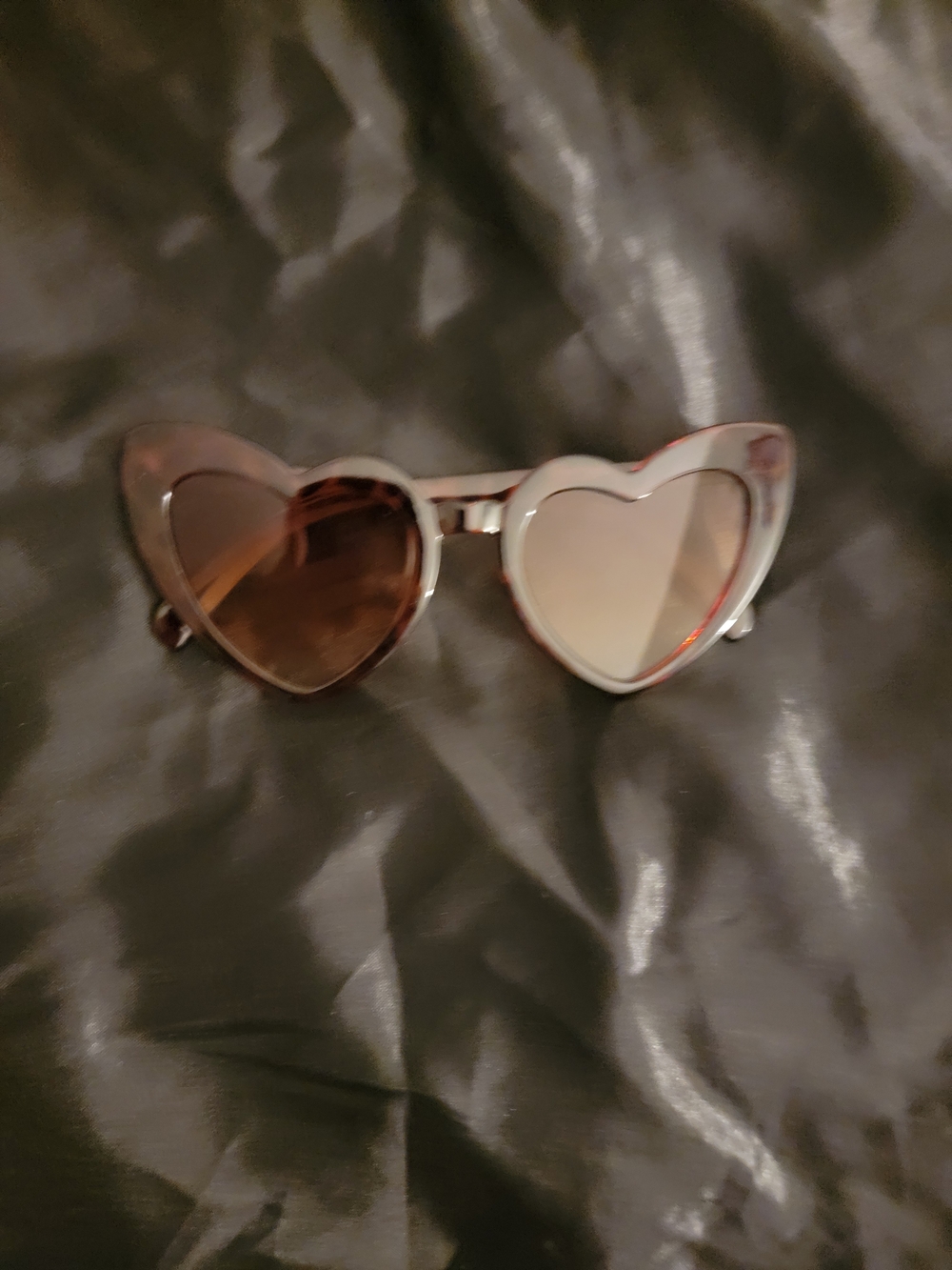 SHEIN Heart-Shaped Sunglasses with Brown Gradient Lenses